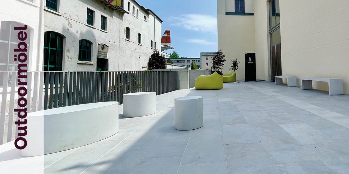 Outdoormöbel von Betoniu – hier in der Gläsernen 3D-Fabrik Leipzig